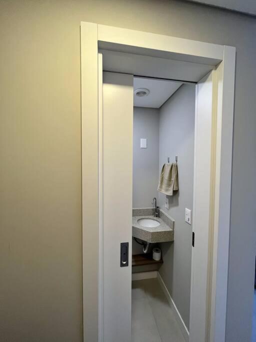 Apartamento 2 Suites Com Piscina E Churrasqueira, Ao Lado Da Ufsc Florianopolis Ngoại thất bức ảnh