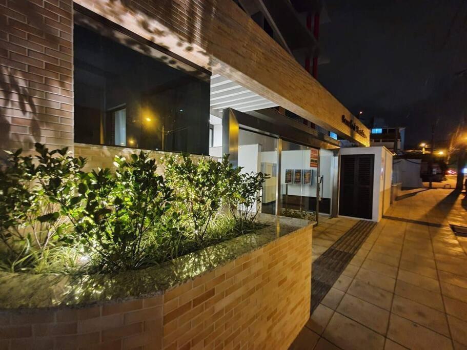 Apartamento 2 Suites Com Piscina E Churrasqueira, Ao Lado Da Ufsc Florianopolis Ngoại thất bức ảnh